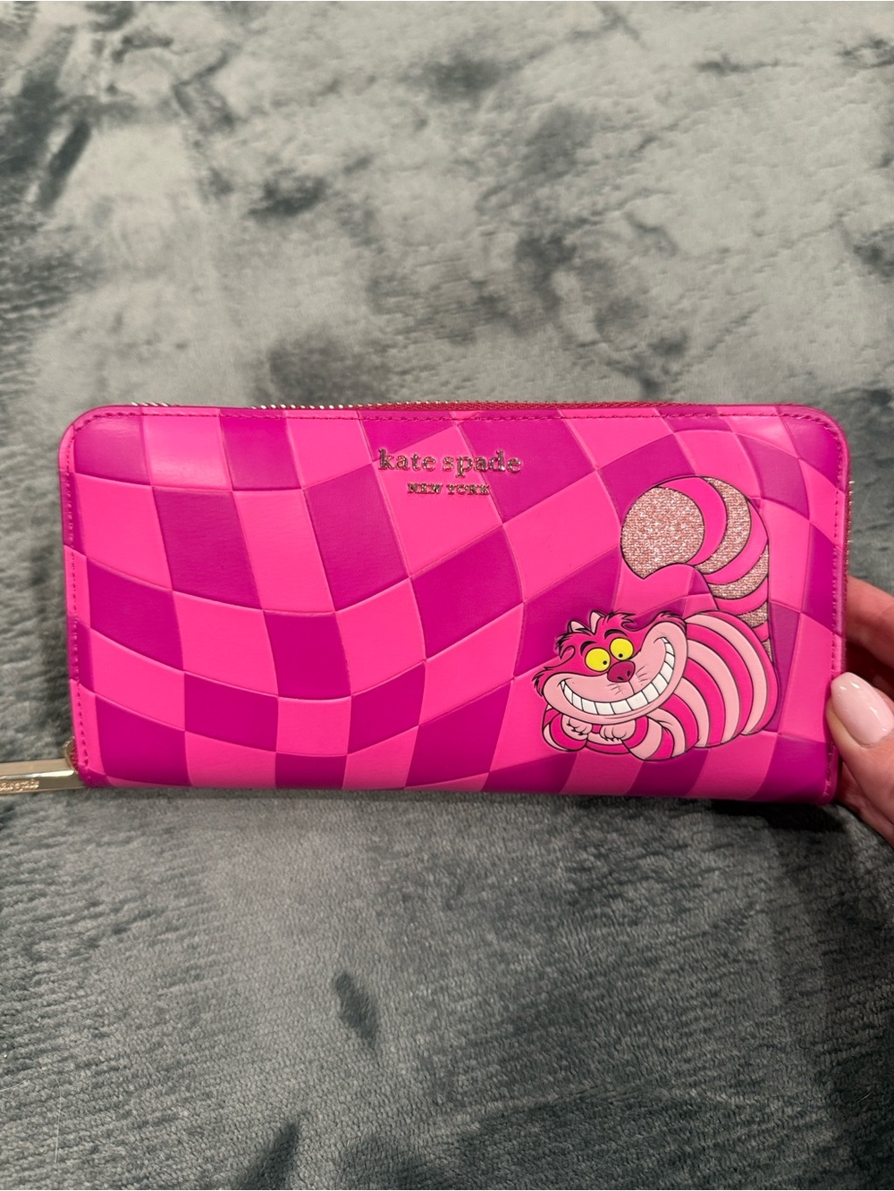 kate spade Pink Cheshire Cat Checker Zip Wallet - like new condition - Picture 2 of 5